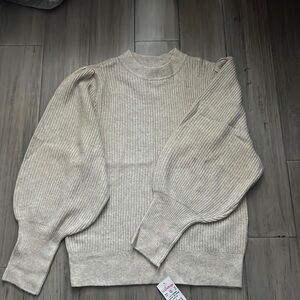 12 Thompson sweater. Size M NWT